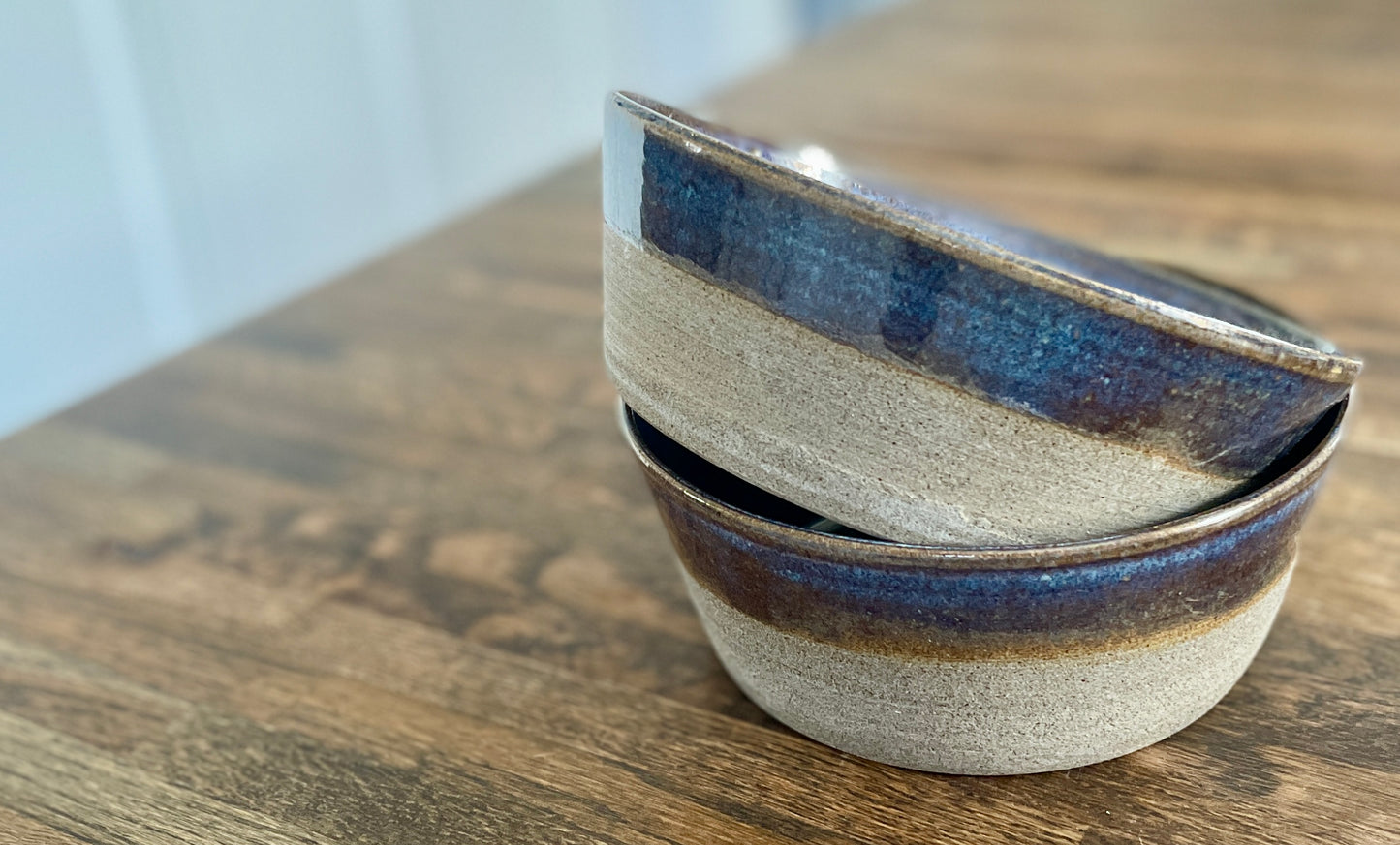 Drejad frukostskål i havsblått